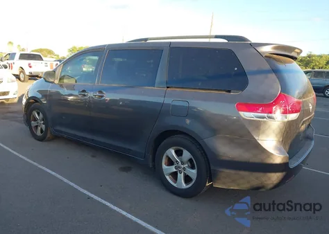 2012 Toyota Sienna Le V6 7 Passenger Auto Access Seat/Le V6 8 Passenger из США, поврежденный, VIN 5TDKK3DC8CS240083